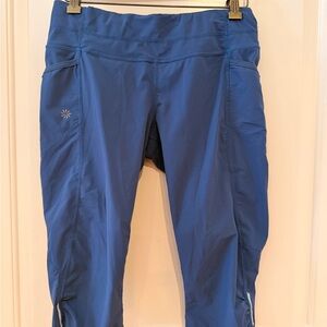Athleta Dobby Be Free Knickers Capri Crop Stash pockets light Blue medium
